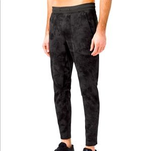 Lululemon Textured Tech Pant 29" - Men’s - Grey Camo